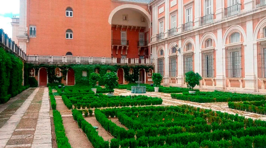 Setos en Jardines del Rey en Real Palacio de Aranjuez