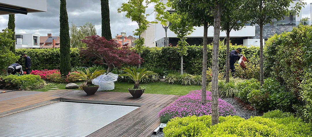 Trabajos de mantenimiento del jardín